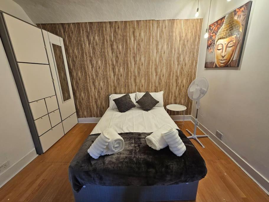 Harry Potter's Leavesden Retreat: Stylish 2-Bed Serviced Apartment Sarratt Exterior photo