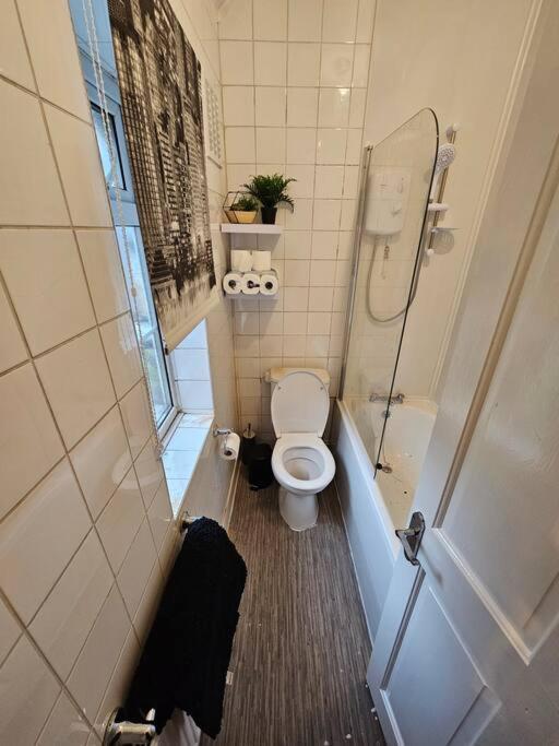 Harry Potter's Leavesden Retreat: Stylish 2-Bed Serviced Apartment Sarratt Exterior photo